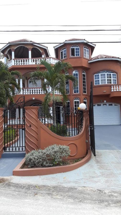 Cazwin Villas Teluk Montego Bagian luar foto