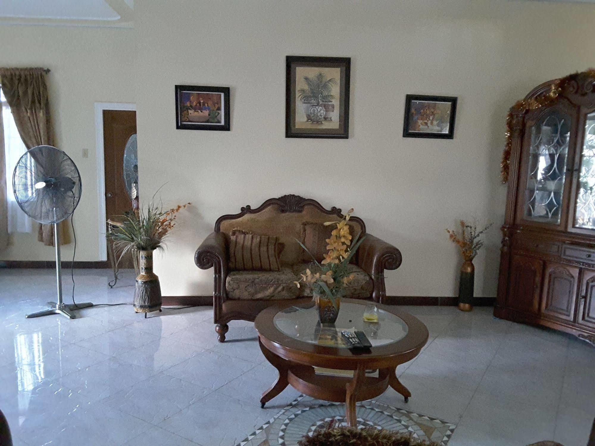 Cazwin Villas Teluk Montego Bagian luar foto