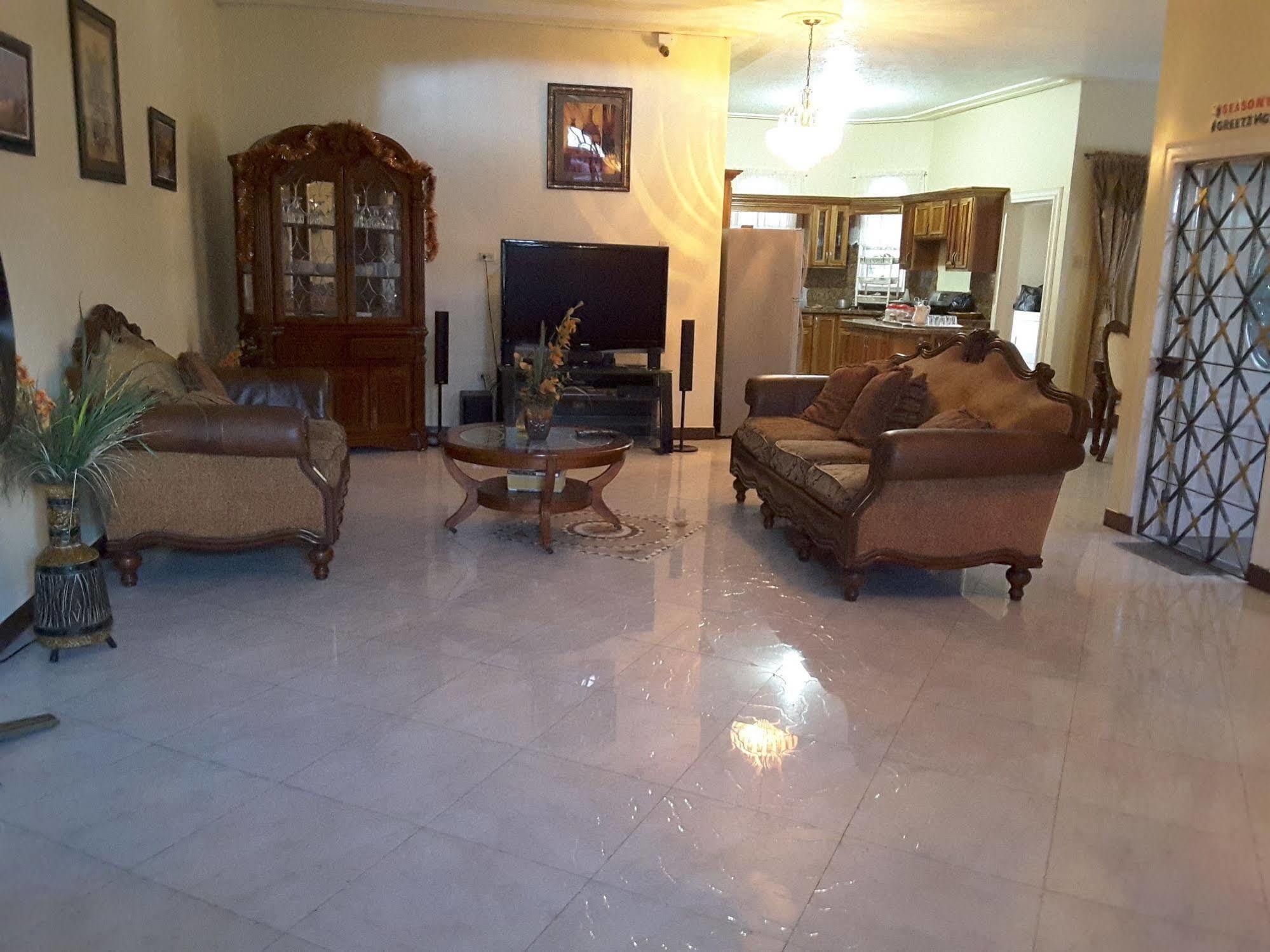 Cazwin Villas Teluk Montego Bagian luar foto