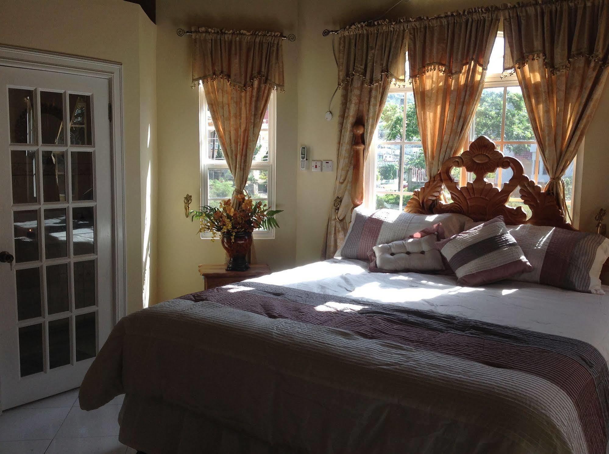 Cazwin Villas Teluk Montego Bagian luar foto